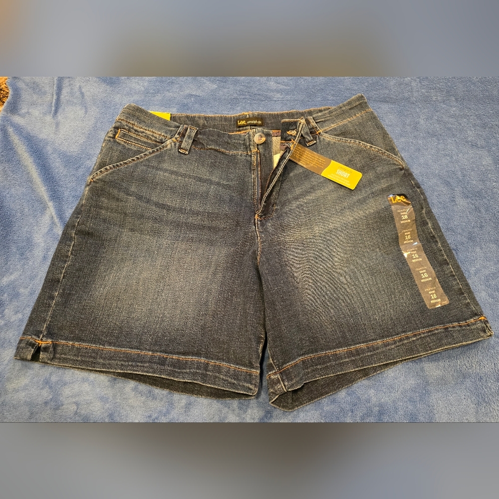 NWT Lee Jean Shorts Straight Fit 16 M